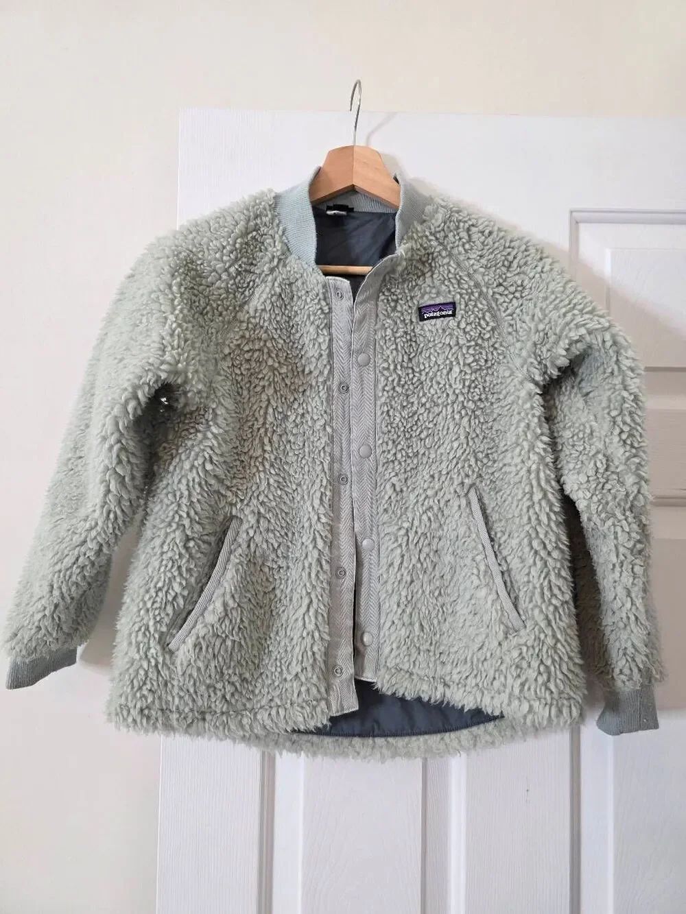 Patagonia youth kids Sherpa - lined jacket size Medium (10) snap buttons